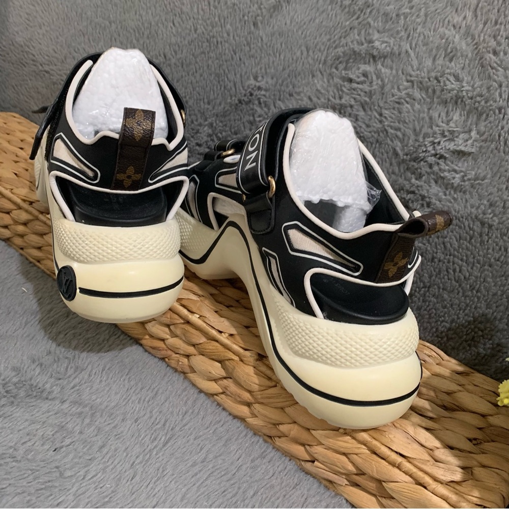 LV sandals - Picture 4 of 11